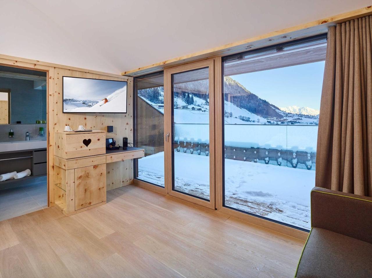 Hotel Alpeiner - Nature Tirol 4*